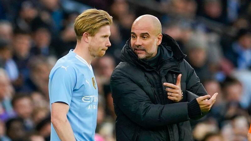 Arsenals Eigentor hilft Klopp: Liverpool eine Runde weiter Kevin De Bruyne gab beim FA-Cup-Sieg gegen Huddersfield sein Comeback für Manchester City.