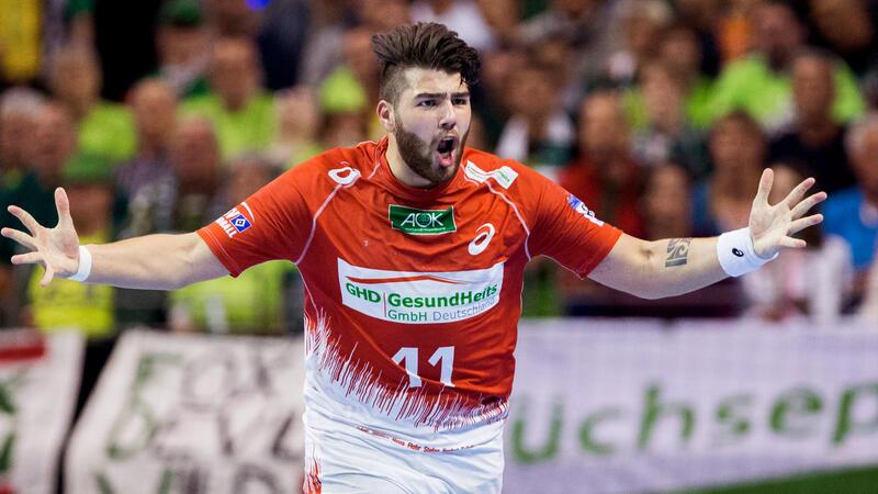 Handball EHF-Pokal, Männer - Final Four - Finale: HSV Hamburg - Füchse Berlin am 17.05.2015 in der Max-Schmeling-Halle Berlin. Hamburgs Kevin Herbst jubelt. Foto: Lukas Schulze/dpa +++(c) dpa - Bildfunk+++
