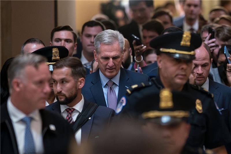 Kevin McCarthy verlässt das Repräsentantenhaus: Zum ersten Mal in der US-Geschichte wurde ein Vorsitzender der Parlamentskammer durch ein Votum abgesetzt.