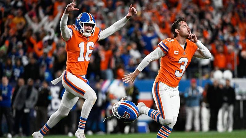 Kicker Wil Lutz (r) erzielte für die Denver Broncos das entscheidende Field Goal in der Overtime.