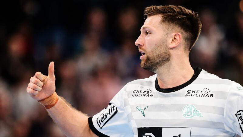 Kiel feiert klaren Heimsieg in der Champions League Kiels Harald Reinkind jubelt nach einem Tor.
