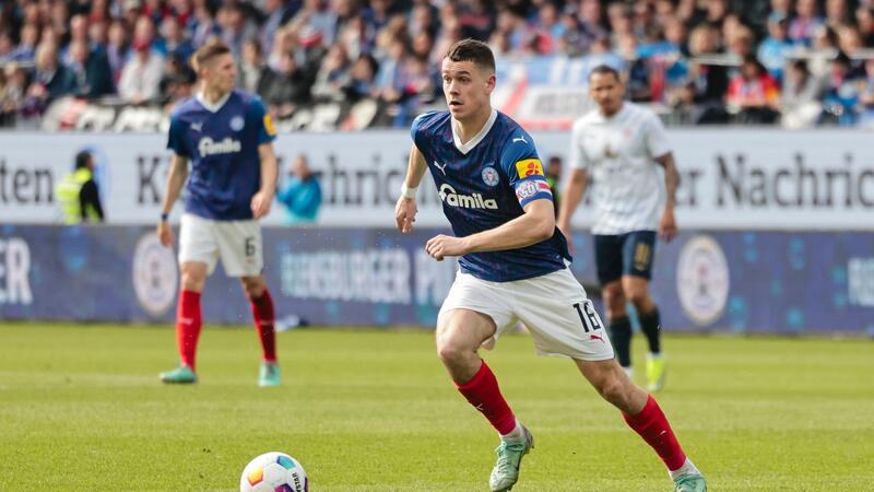 Kiel-Kapitän Sander wechselt zu Borussia Mönchengladbach Kiels Philipp Sander ist in Aktion.