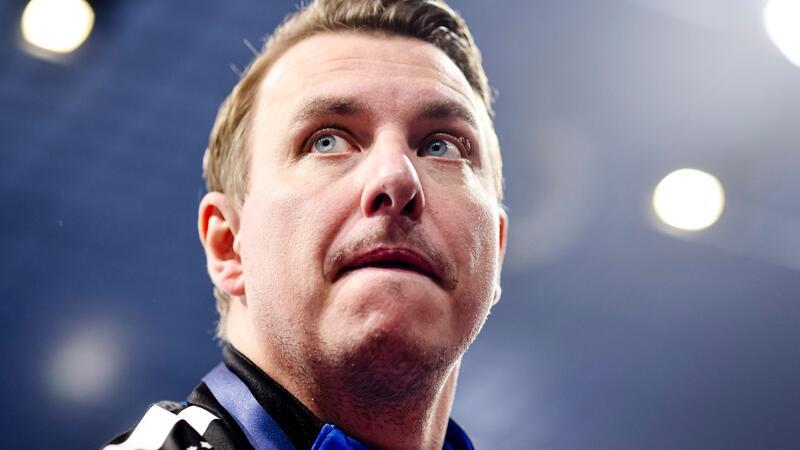 Handball: THW Kiel gegen Füchse um wohl letzte Titelchance Kiels Trainer Filip Jicha am Spielfeldrand.