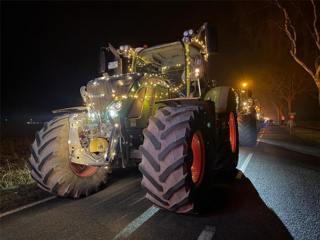 Kilometerlange Kolonnen auf den Landstraßen