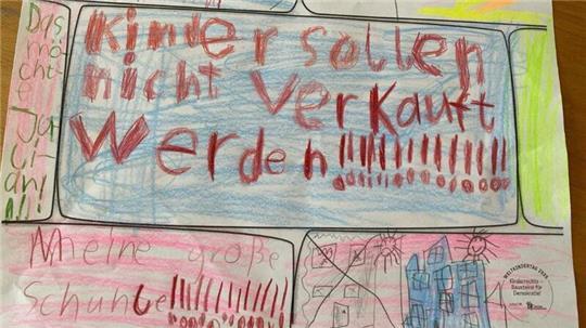 Kinder aus dem Landkreis Stade haben zum Thema Kinderrechte Bilder gemalt, die am Brandenburger Tor aufgehängt werden sollen.
