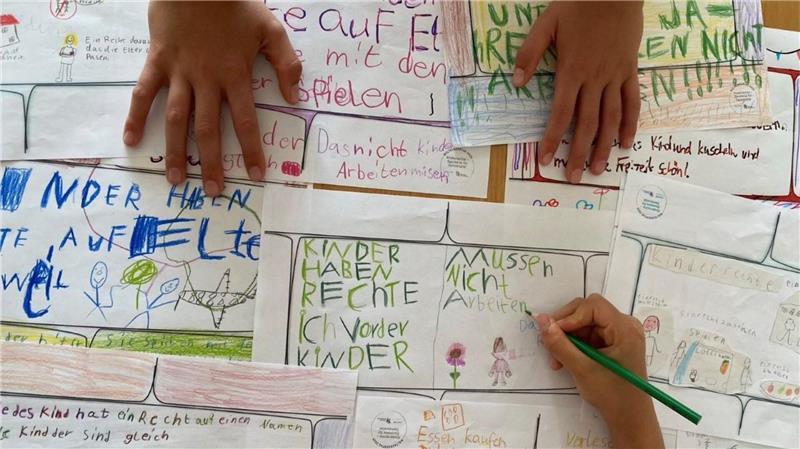 „Kinder sollen nicht arbeiten“: Bewegende Bilder von Schülern zum Weltkindertag Kinder aus dem Landkreis Stade haben zum Thema Kinderrechte Bilder gemalt, die am Brandenburger Tor aufgehängt werden sollen.