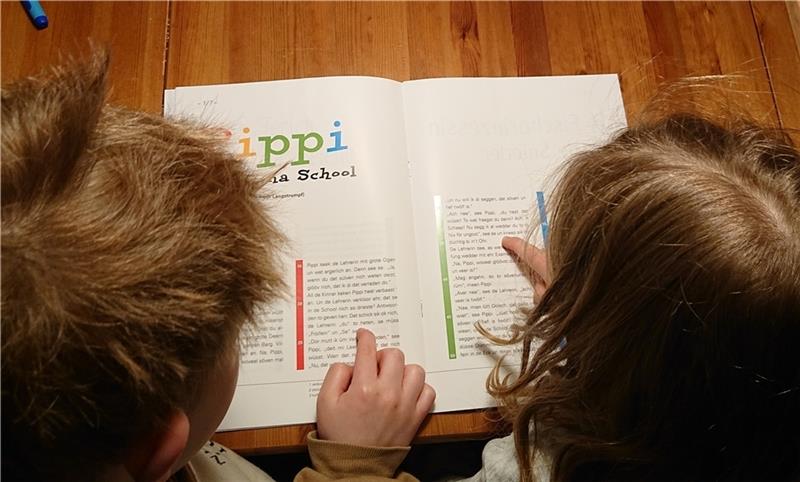 Kinder beim plattdeutschen Lesewettbewerb, Bild Henties