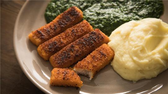 Kinder lieben sie - doch leider sind mehr als die Hälfte der getesteten Fischstäbchen schadstoffbelastet.