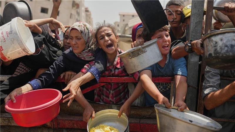 Hungersnot in Gaza erklärt - Israel droht mit Zerstörung Kinder sterben palästinensischen Angaben zufolge wegen Mangelernährung im Gazastreifen. (Archivbild)