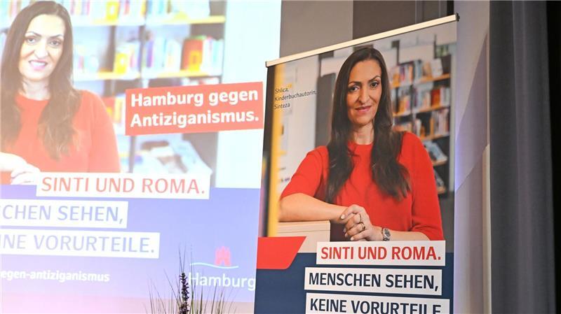 Kinderbuchautorin und Sinteza Shlica Weiß ist eine der drei Personen, die in der Kampagne zu sehen ist.