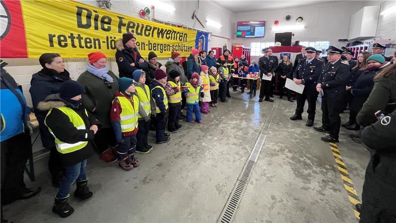 Kinderfeuerwehr Este Gründung Feuerwehrgerätehaus Hove in der Neuenfelder Straße in Jork-Hove