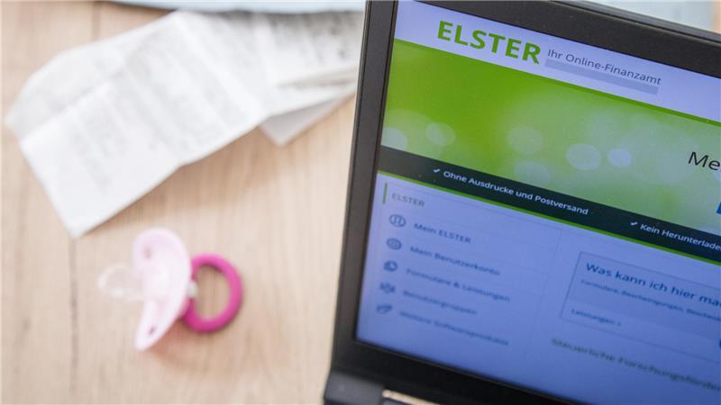 Kindergeld oder Kinderfreibetrag - was lohnt sich für Eltern mehr? Das Finanzamt prüft das im Rahmen der Steuererklärung automatisch und berücksichtigt die entsprechend günstigere Variante.