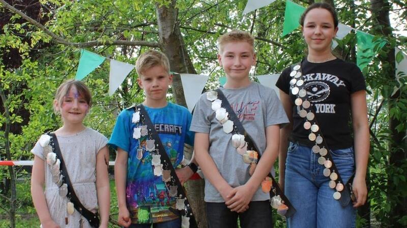 Dammhausen hat einen neuen Schützenkönig Kindermajestäten (von links): Lieke Eickstädt, Alex Tokun, Colin Eickstädt, Anna Müller.