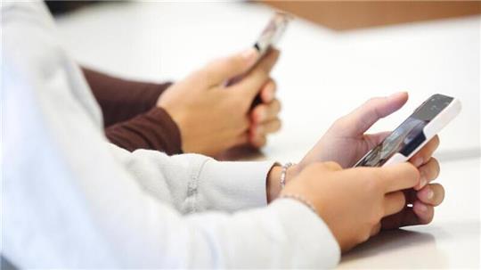 Klagen können künftig auch per per Smartphone, Tablet oder Computer eingereicht werden.