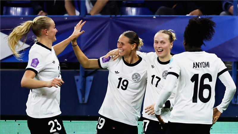 Wück und DFB-Frauen stolz: „Es ist ein Finale“ Klara Bühl (Nr. 19) freut sich über ihr Tor zum 2:1.