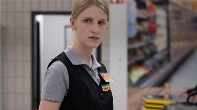Klara Lange als stellvertretende Filialleiterin Pina in der Streaming-Serie „Die Discounter“.