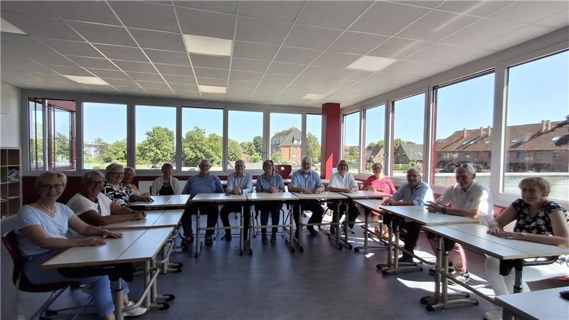Klassentreffen in der neuen Realschule in Jork.