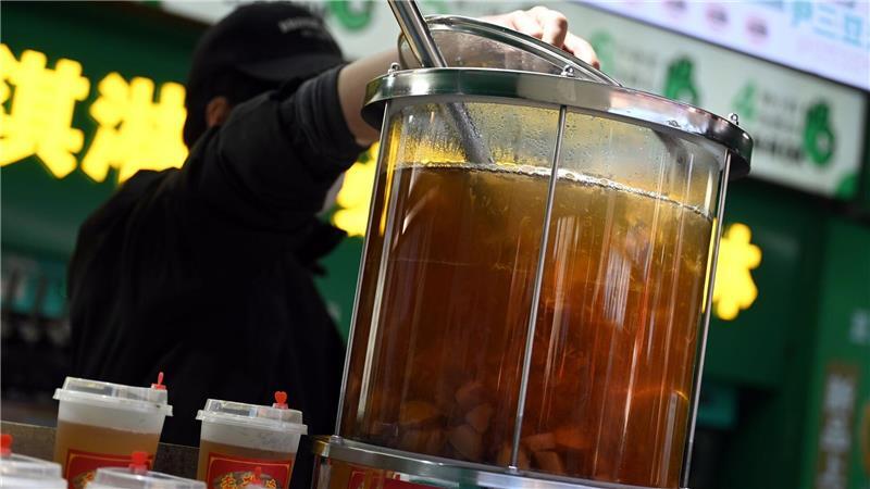 Klassische Getränke aus China liegen in den sozialen Medien gerade im Trend. 