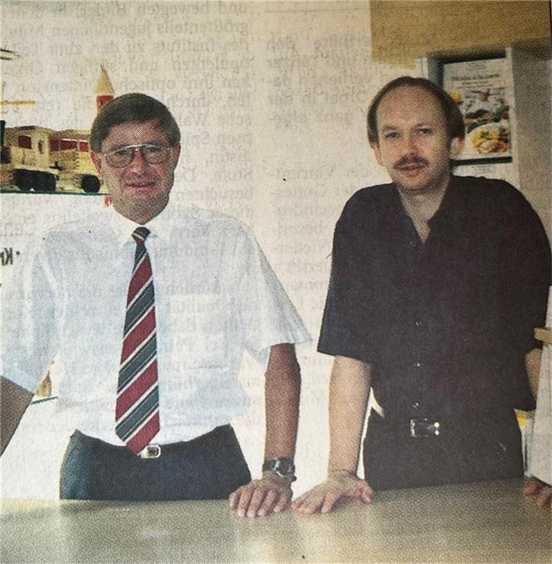 DRK-Urgesteine Klaus-Dietmar Otto und Eckhardt Guder gehen auf Zeitreise Klaus-Dietmar Otto und Eckhardt Guder in den 90ern...