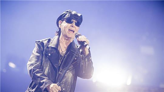 Klaus Meine von den Scorpions kommt als „Special Guest“ zu „Sing meinen Song“. (Archivbild)