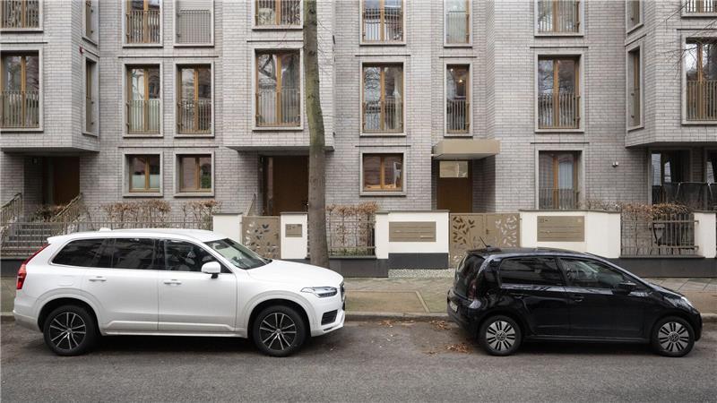 Es gibt weniger Stinker auf den deutschen Straßen Kleine Autos werden seltener - SUVs und Geländewagen nicht. (Archivbild)