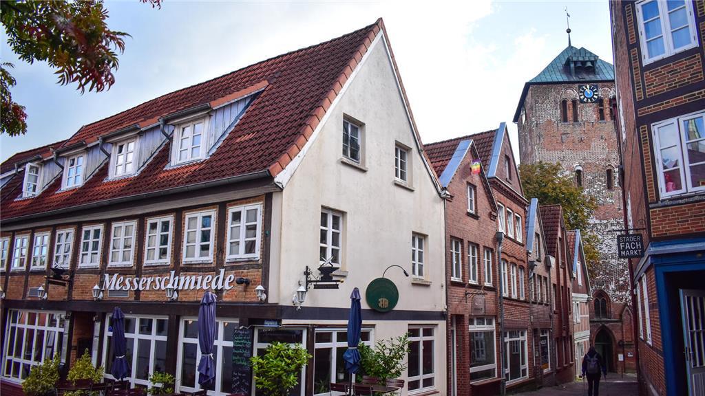 Kleine trifft auf Große Schmiedestraße: Stades Altstadt ist auch heute noch eine...