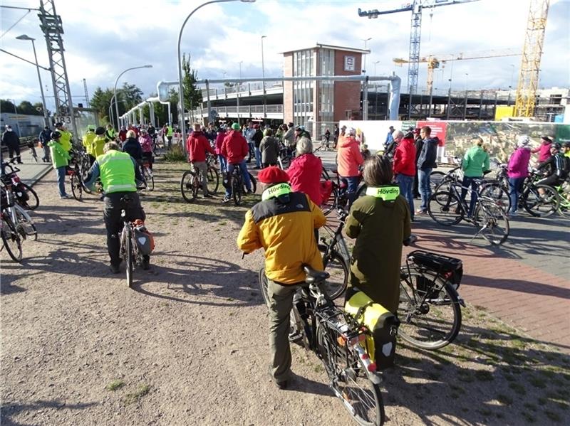 Kleiner Erfolg: An der Protestfahrt ab Bahnhof Neu Wulmstorf hatten rund 130 Radfahrer teilgenommen.