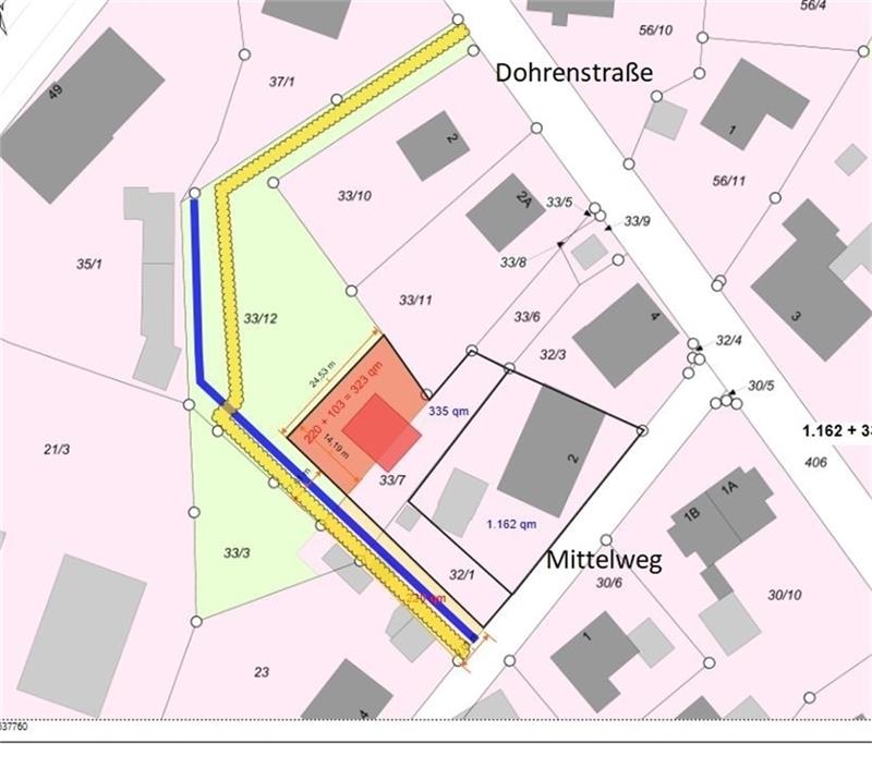 Flächentausch: Kleiner Park entsteht in Bliedersdorf Kleiner Park in zweiter Reihe: Durch einen Grundstückstausch (rot) könnte der Hummelbeck (blau) wieder geöffnet und ein Weg (gelb) über die öffentliche Grünfläche (grün) geschaffen werden.