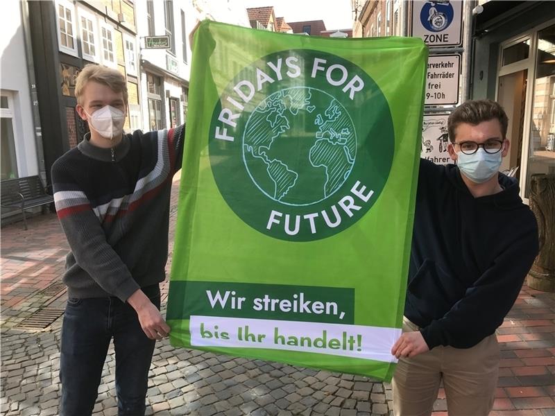 Fridays for Future rufen zu Klimastreik auf Klimaschutz sofort: Linus Köster und Philipp Bravos (rechts) von der Buxtehuder Fridays-for-Future-Gruppe. Archivfoto: Wisser