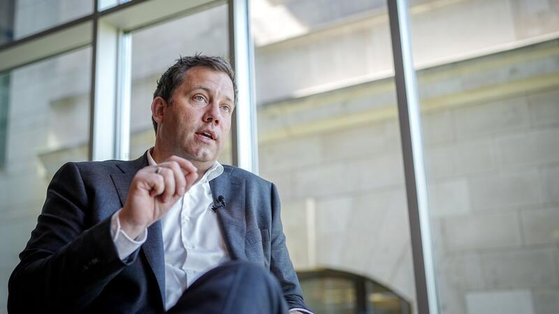 Klingbeil: Merz hat „freie Bahn“ für Kanzlerkandidatur Klingbeil hat bisher keinen Zweifel daran gelassen, dass Scholz 2025 wieder Kanzlerkandidat der SPD wird - als Herausforderer wäre ihm Merz ganz recht.