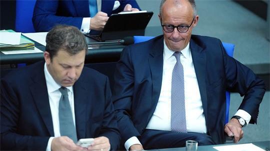 Klingbeil und Merz mussten sich viel Kritik anhören. 