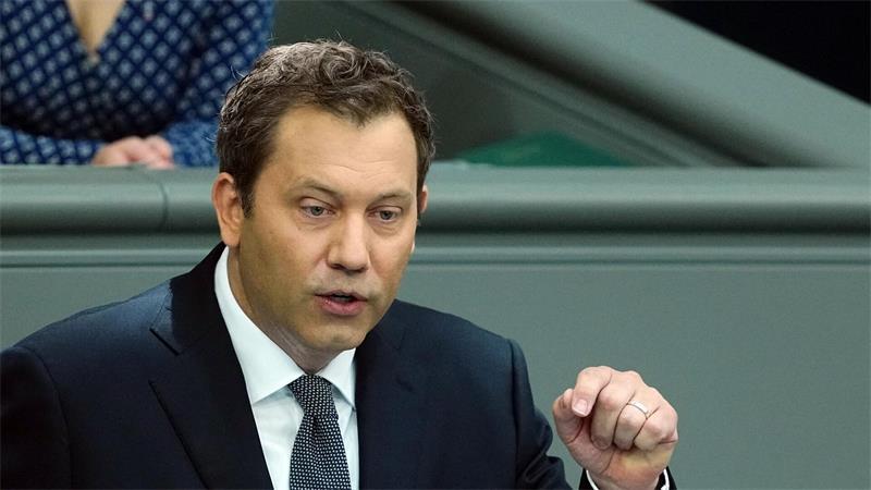 Klingbeil zieht eine rote Linie für Reformen. 