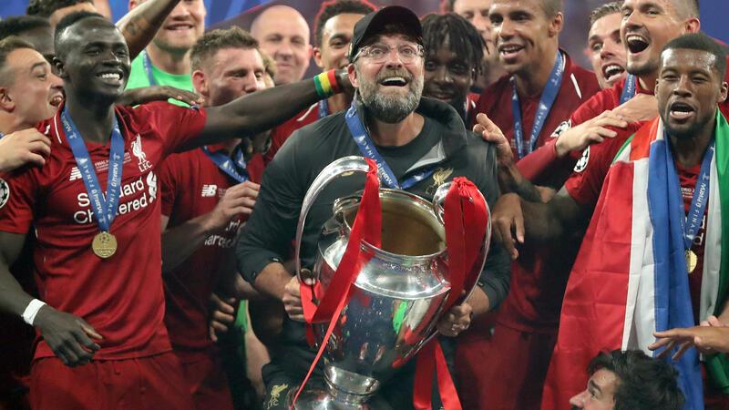 Klopp 2019 mit dem Champions-League-Pokal.