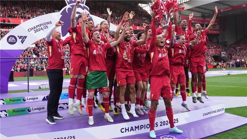 Klopp sieht sein Ex-Team jubeln.
