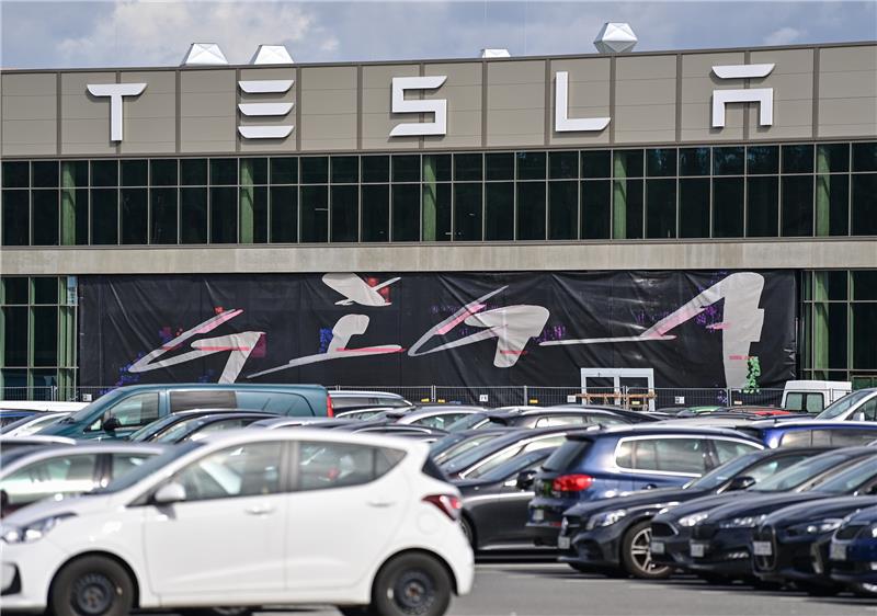 Knapp 10.000 Mitarbeiter gibt es in der Tesla Gigafactory vor den Toren Berlins. Foto: dpa