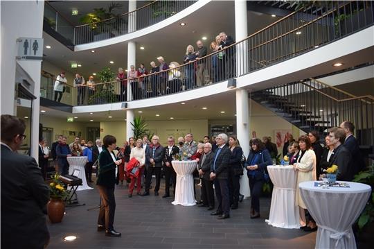 Knapp 200 Bürgerinnen und Bürger waren der Einladung zur Buxtehuder Neujahrsbegegnung ins Stadthaus gefolgt. Fotos: Frank/Möller