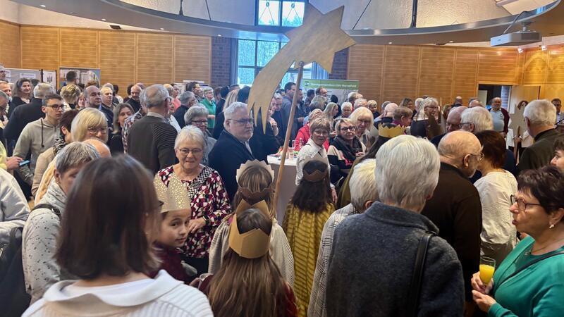 Knapp 500 Besucher füllten den Ratssaal im Harsefelder Rathaus bei der 17. Neujahrsbegegnung.