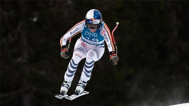 „Mega“: Ski-Hoffnung Aicher bejubelt ersten Weltcup-Sieg Knappe Sache: Emma Aicher lag letztlich 0,03 Sekunden vor der US-Amerikanerin Lauren Macuga.