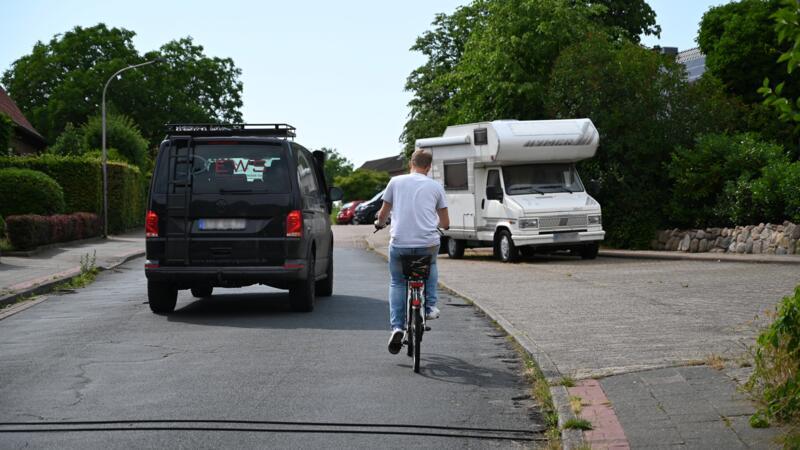 Harsefeld startet nächsten Verkehrsversuch – Anwohner in Sorge Knappe Überholmanöver soll es in der Fahrradstaße nicht mehr geben.