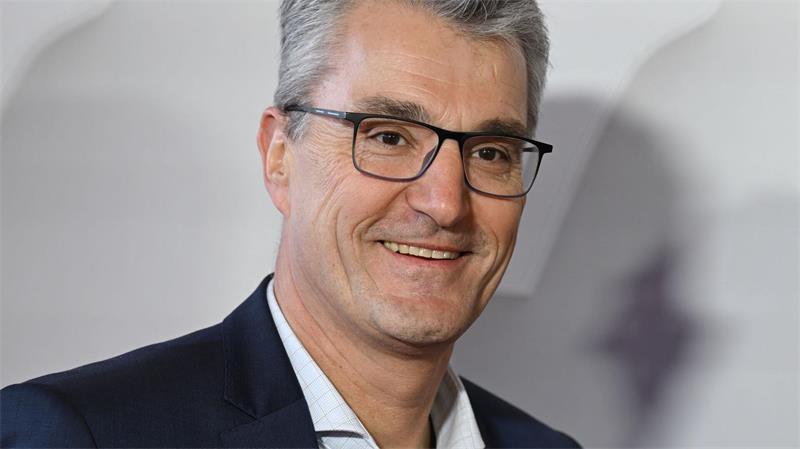 Schiri-Chef Kircher will schnelle Video-Entscheidungen Knut Kircher hat sich vor dem Start der neuen Fußball-Saison zum Videobeweis geäußert. (Archivbild)