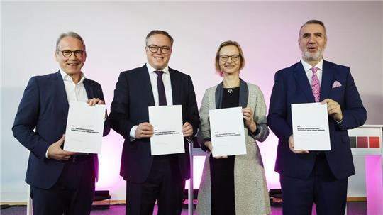 Koalitionsvertrag von CDU, BSW und SPD in Thüringen perfekt 