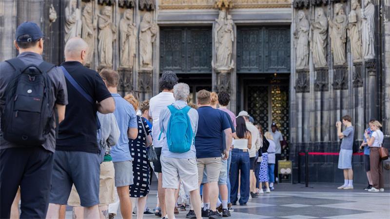 Kölner Dom: Eintritt für Besucher kostet jetzt zwölf Euro
