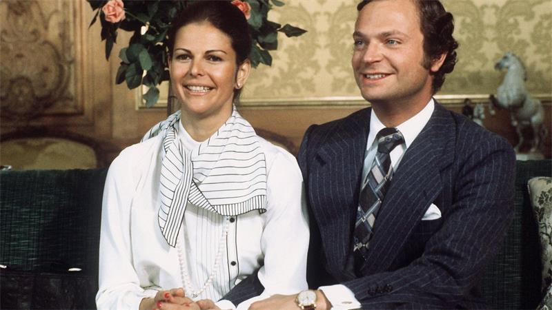 Film über Beatrix geplant - Serienmacher mögen royale Stoffe König Carl Gustaf von Schweden bei seiner Verlobung mit der bürgerlichen Deutschen Silvia Sommerlath am 15. März 1976. (Archivbild)