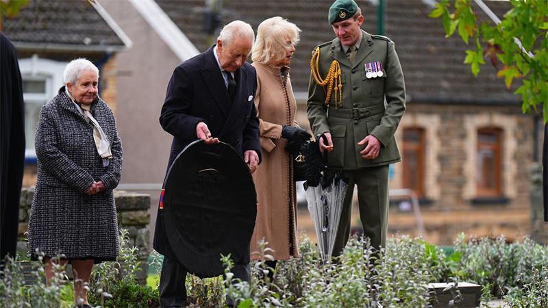 König Charles III. und Königin Camilla gedenken der verheerenden Katastrophe von Aberfan. 