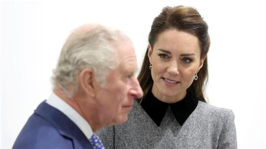 König Charles und Prinzessin Kate haben Krebs.