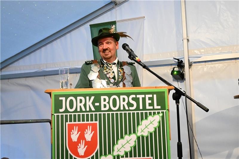 König Tobias Hilbinger hält seine erste Ansprache. Foto: Vasel