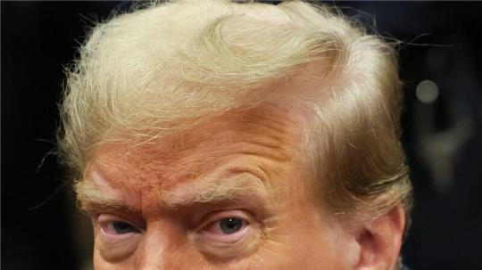 Können diese Augen lügen? Donald Trump beteuert in allen Verfahren seine Unschuld.