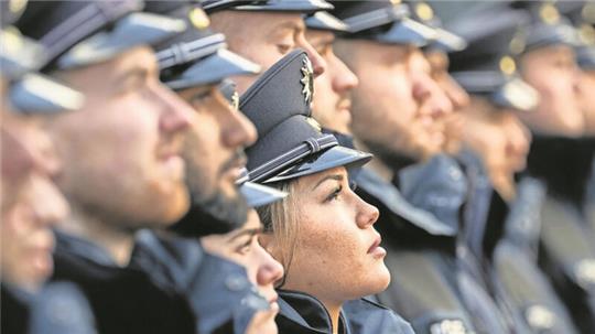 Körperlich robust und geistig fit genug, um ein Studium zu bestehen: Die Anforderungen an den Polizeinachwuchs sind hoch. Es wird immer schwieriger, genügend Bewerber für dieses Anforderungsprofil zu finden