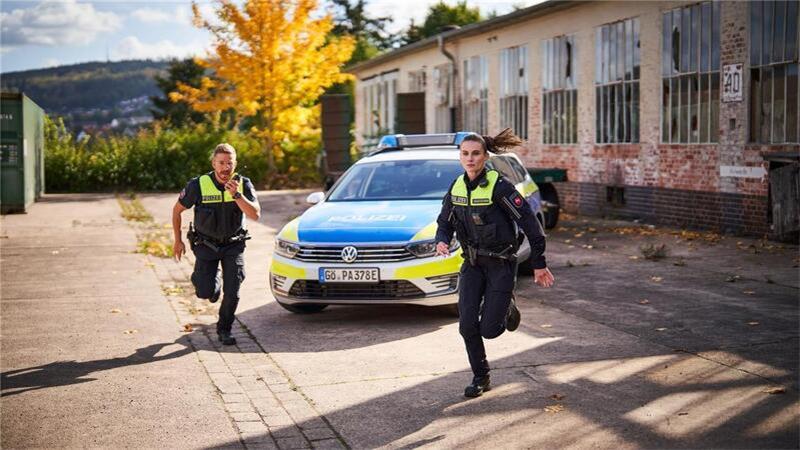 Warum Bewerber mit großem Übergewicht bei der Polizei keine Chance haben Körperliche Fitness ist in vielen Bereichen der Polizei unerlässlich. Ebenso wie mentale Stärke. Daher ist die Eignungsprüfung nicht zu unterschätzen.Foto: Polizei
