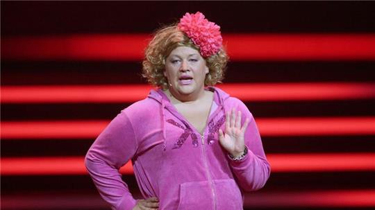 Komikerin Ilka Bessin alias Comedian Cindy hätte gerne mehr von Stefan Raab im Fernsehen.